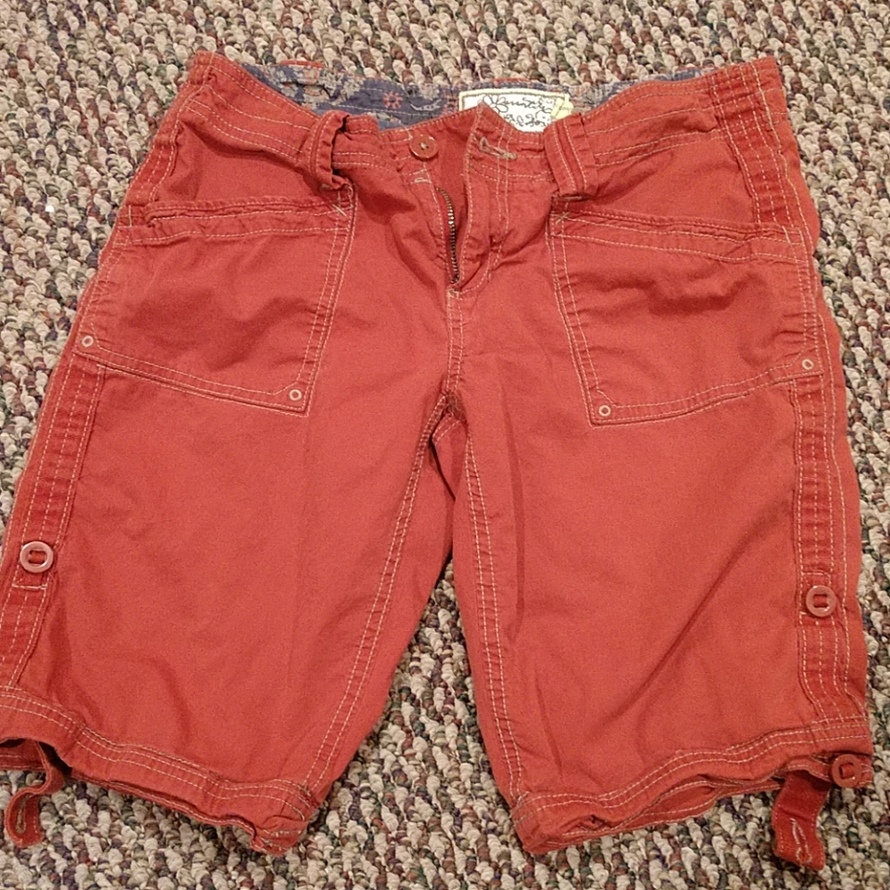 Aventura Arden shorts dark red size 4